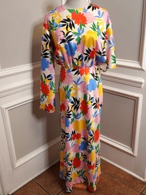 NEW ASOS DESIGN Asymmetric sleeve maxi dress in bright floral print